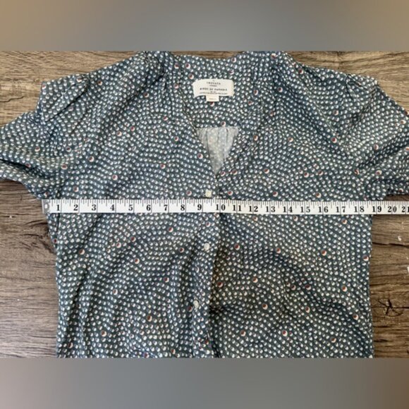 Trovata Birds of Paradis button down blouse size small - Picture 4 of 6